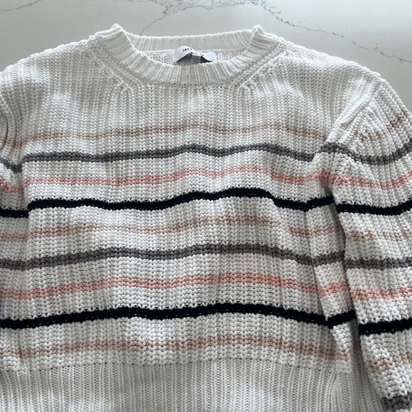 Stripped white size medium sweater - Picture 1 of 3